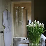 Bed & Breakfast Alexandra Court 3*