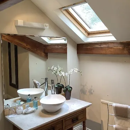 Oda ve Kahvaltı Alexandra Court 3*