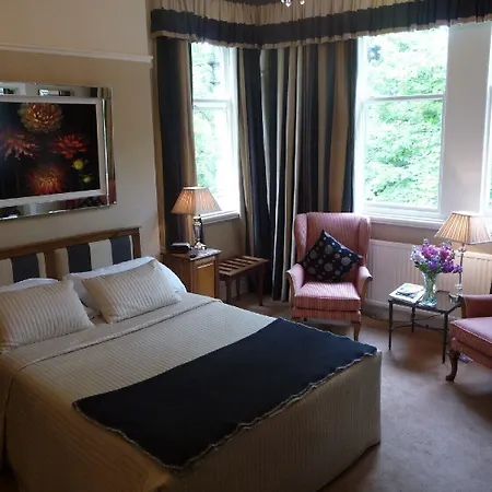 לינה וארוחת בוקר Alexandra Court