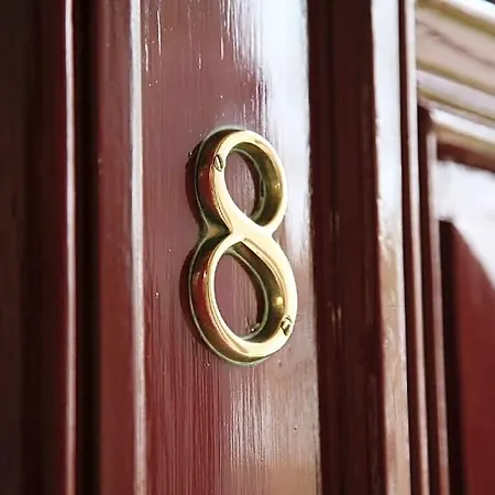 Alexandra Court Bed & Breakfast 3*