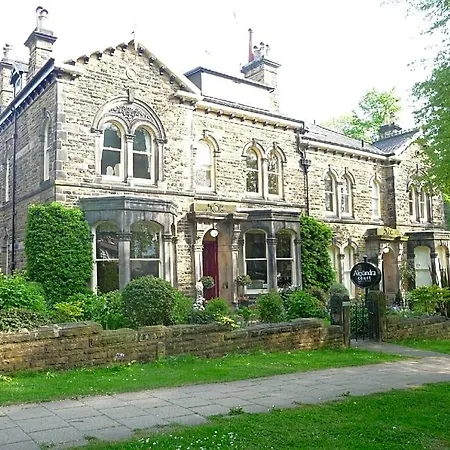 Alexandra Court 3*