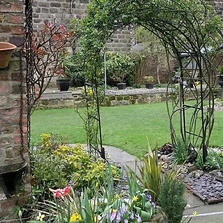 Alexandra Court Bed & Breakfast Harrogate