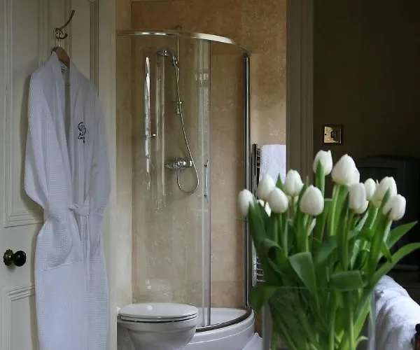 Alexandra Court Bed & Breakfast