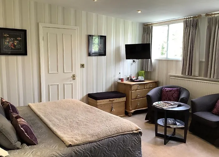 Alexandra Court 3*