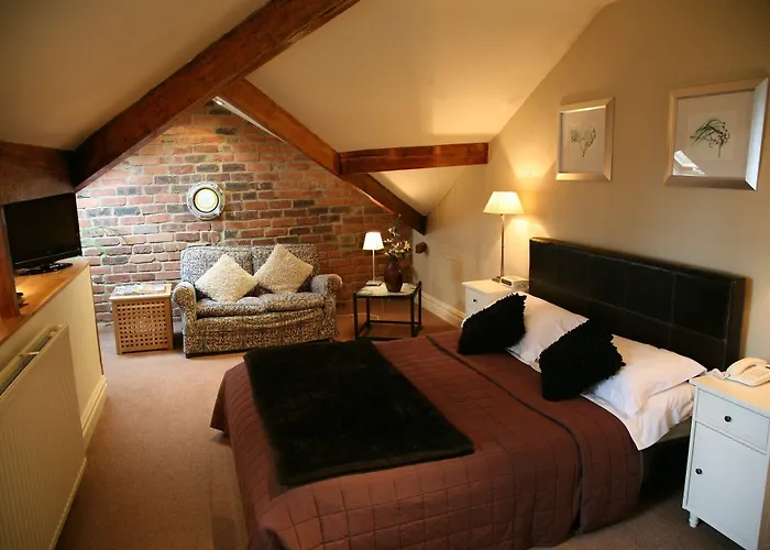 Alexandra Court Bed & Breakfast 3*