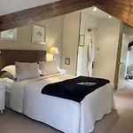 Alexandra Court Bed & Breakfast 3*