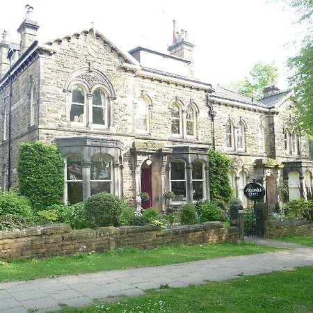 Bed & Breakfast Alexandra Court 3*